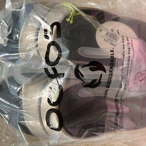 Women’s size 9 oofos slide